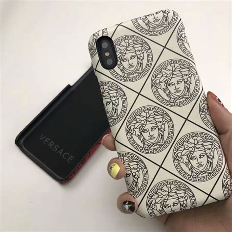 versace cover iphone xs|Amazon.com: Versace Iphone Case.